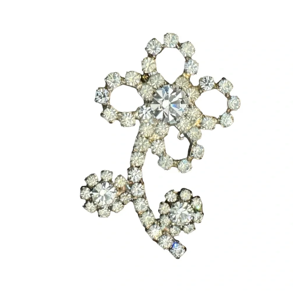 Pretty Vintage Diamanté Flower Brooch Silver Tone